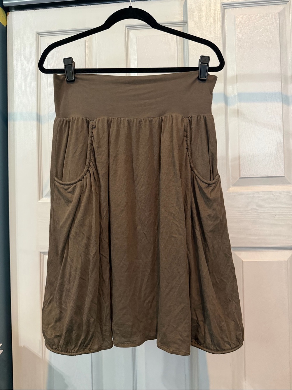 Garnet Hill olive brown favorite knit short Women’s Skirt
